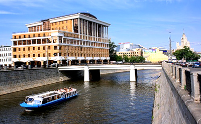 Подводный паркинг в Москве