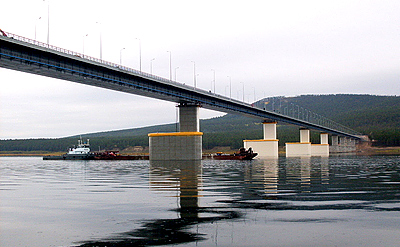 Движение по красноярскому мосту через Ангару открыто