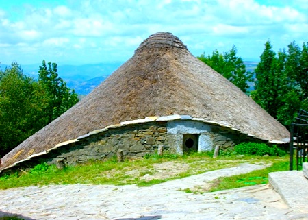 Каменный дом, пальясо