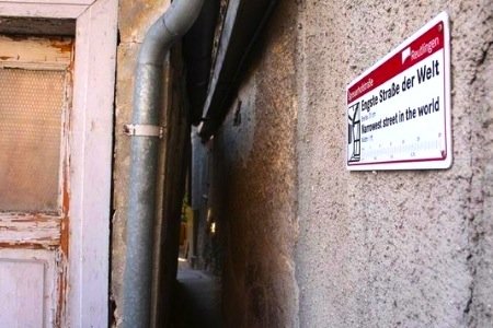 Самая узкая улица в мире, расположенная в Германии, возможно, будет закрыта