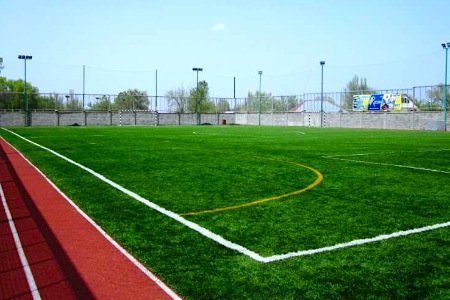 В столице построят три футбольных поля с обогревом 