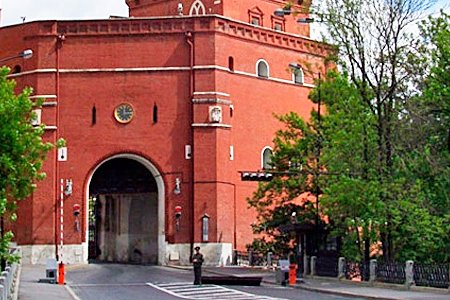 Боровицкие ворота Кремля